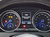 Personenauto, volkswagen, golf - afbeelding 18 van  50