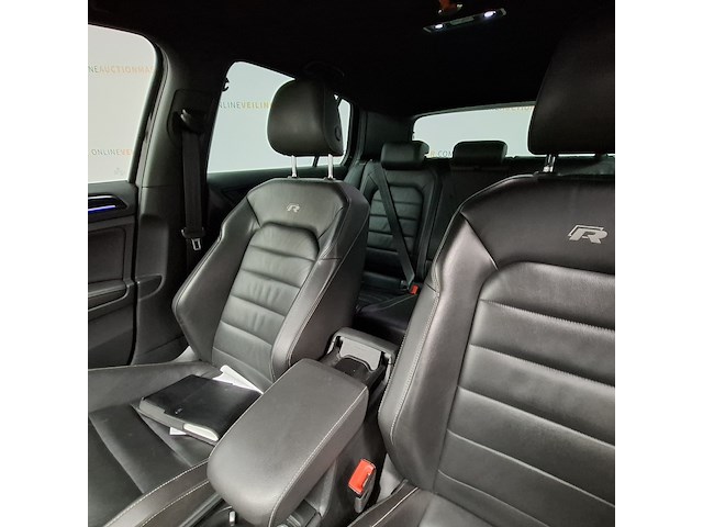 Personenauto, volkswagen, golf - afbeelding 24 van  50