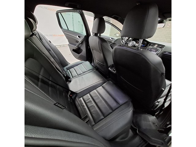 Personenauto, volkswagen, golf - afbeelding 28 van  50