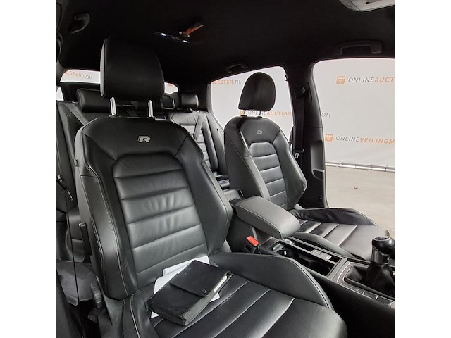 Personenauto, volkswagen, golf - afbeelding 31 van  50