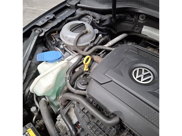 Personenauto, volkswagen, golf - afbeelding 40 van  50