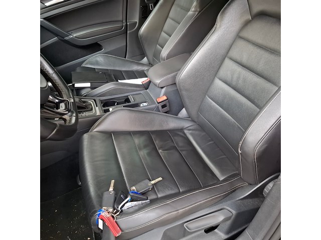 Personenauto, volkswagen, golf - afbeelding 26 van  63