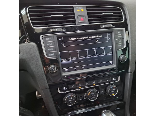 Personenauto, volkswagen, golf - afbeelding 31 van  63