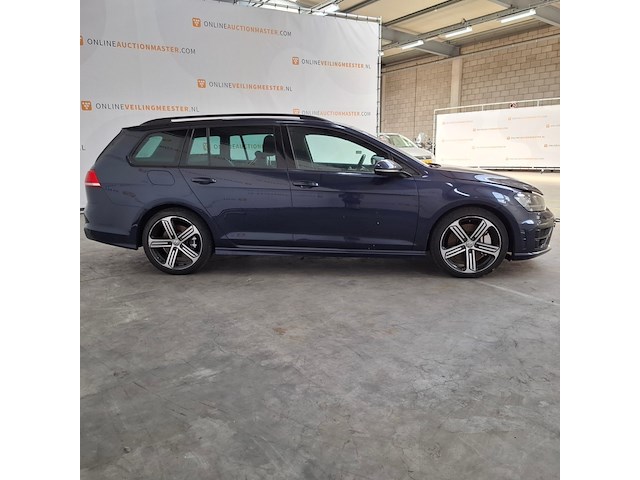 Personenauto, volkswagen, golf - afbeelding 34 van  63
