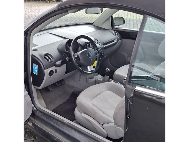 Personenauto, volkswagen, new beetle cabriolet, 1.6, zwart, 2004 - afbeelding 2 van  49