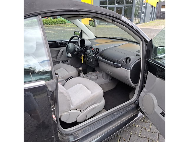 Personenauto, volkswagen, new beetle cabriolet, 1.6, zwart, 2004 - afbeelding 22 van  49