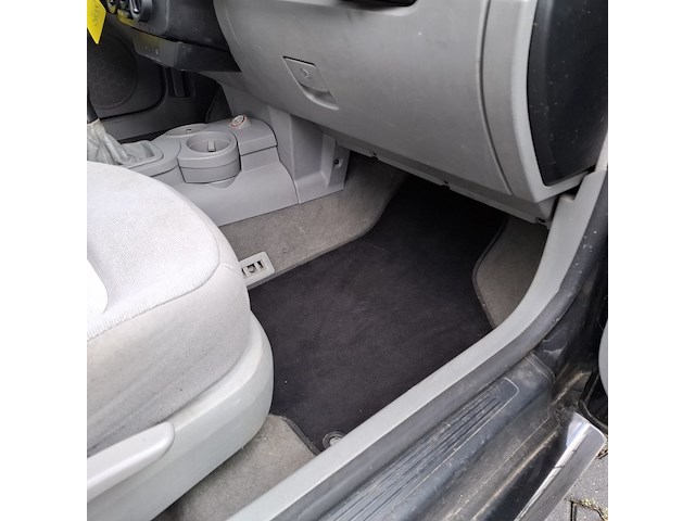 Personenauto, volkswagen, new beetle cabriolet, 1.6, zwart, 2004 - afbeelding 25 van  49