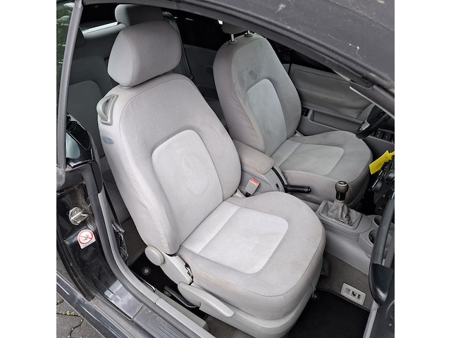 Personenauto, volkswagen, new beetle cabriolet, 1.6, zwart, 2004 - afbeelding 26 van  49