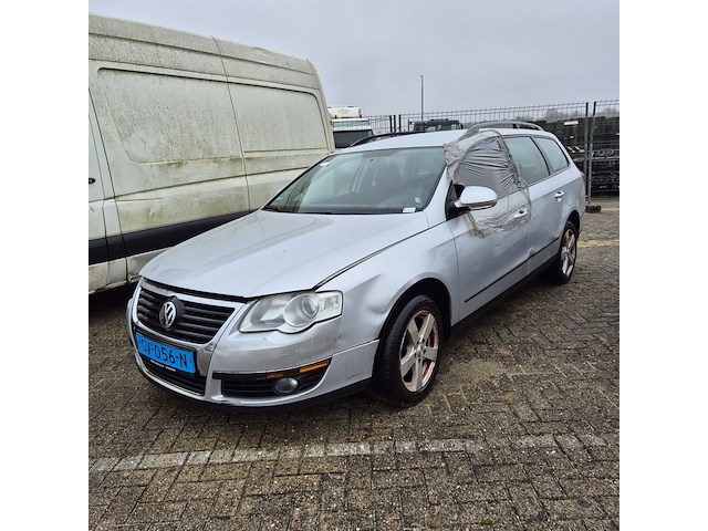 Personenauto volkswagen, passat variant 2.0 tdi, grijs, bouwjaar 2011 - afbeelding 1 van  1