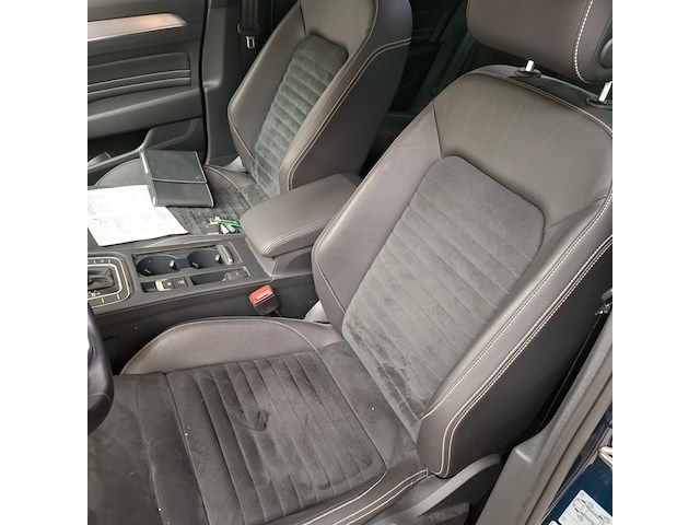 Personenauto, volkswagen, passat - afbeelding 6 van  35