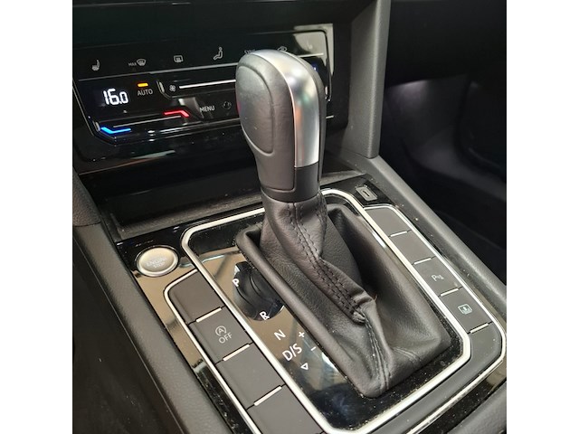 Personenauto, volkswagen, passat - afbeelding 14 van  35