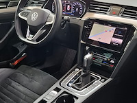 Personenauto, volkswagen, passat - afbeelding 21 van  35