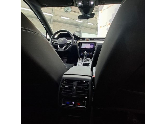 Personenauto, volkswagen, passat - afbeelding 22 van  35