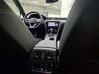 Personenauto, volkswagen, passat - afbeelding 22 van  35