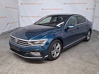 Personenauto, volkswagen, passat - afbeelding 12 van  35