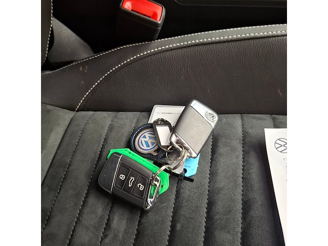 Personenauto, volkswagen, passat - afbeelding 24 van  35