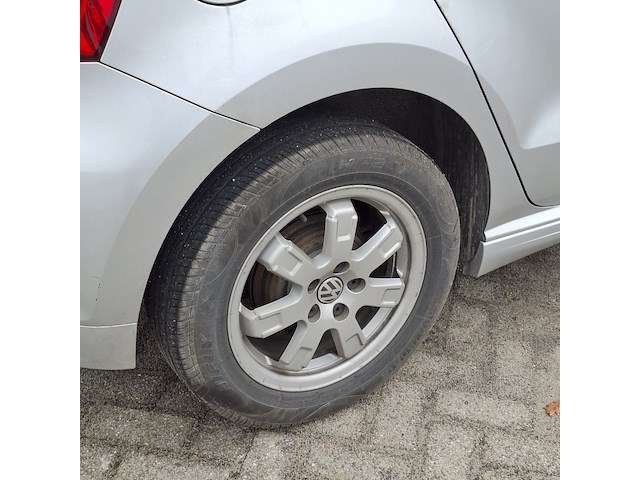 Personenauto volkswagen, polo 1.2, grijs, bouwjaar 2012 - afbeelding 3 van  38