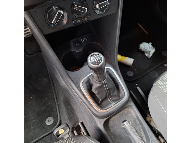 Personenauto, volkswagen, polo, 1.2 tsi cross, 2011 - afbeelding 24 van  44