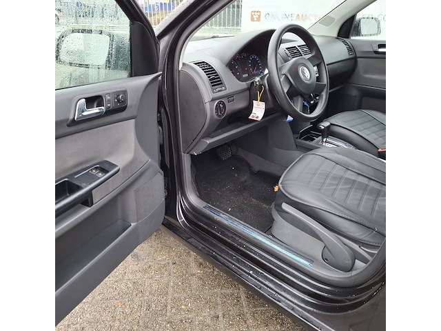 Personenauto volkswagen, polo 1.4-16v comfortline, zwart, bouwjaar 2003 - afbeelding 16 van  43