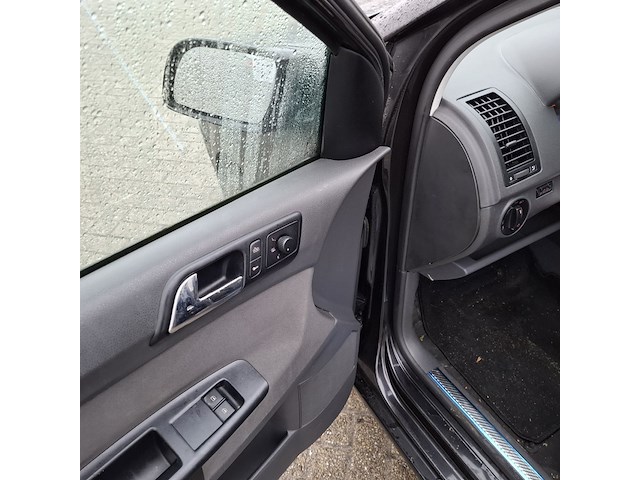 Personenauto volkswagen, polo 1.4-16v comfortline, zwart, bouwjaar 2003 - afbeelding 17 van  43