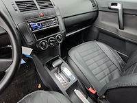 Personenauto volkswagen, polo 1.4-16v comfortline, zwart, bouwjaar 2003 - afbeelding 26 van  43