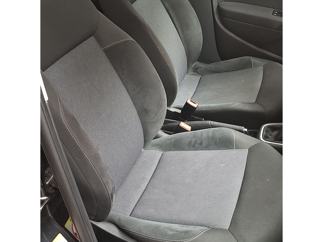 Personenauto, volkswagen, polo, 1.4-16v highline, 2012 - afbeelding 32 van  59