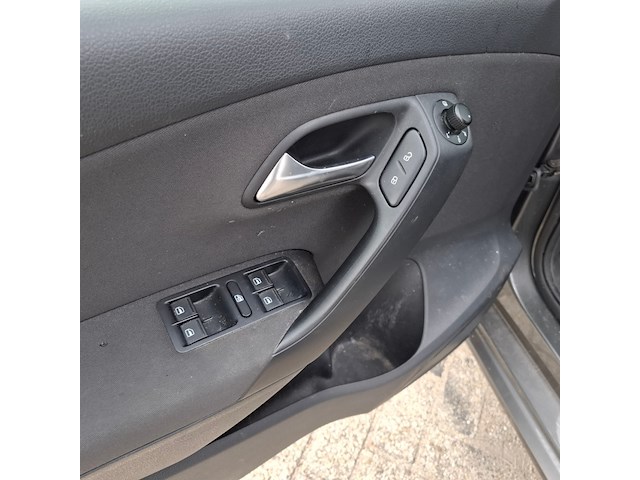 Personenauto, volkswagen, polo, 1.4-16v highline, 2014 - afbeelding 30 van  64