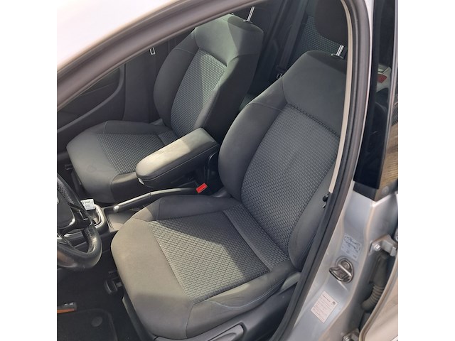 Personenauto, volkswagen, polo, 1.4 tdi bluemotion, 2015 - afbeelding 4 van  18