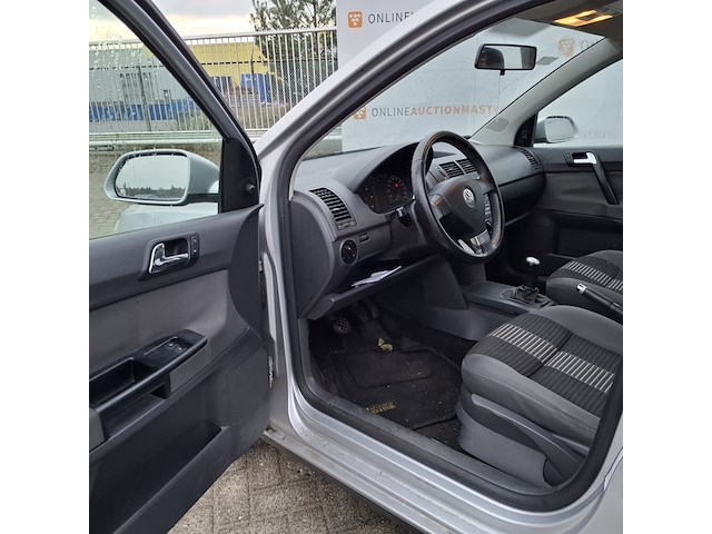 Personenauto volkswagen, polo 1.4 tdi, grijs, bouwjaar 2008 - afbeelding 15 van  46