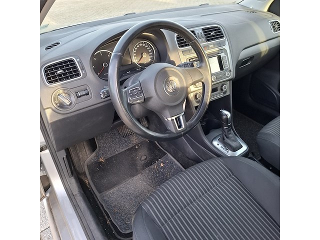 Personenauto volkswagen, polo 1.6 tdi, zilver, bouwjaar 2014 - afbeelding 19 van  49