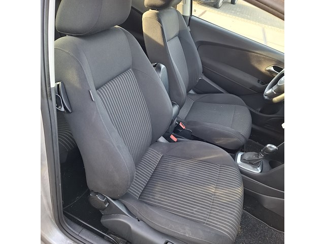 Personenauto volkswagen, polo 1.6 tdi, zilver, bouwjaar 2014 - afbeelding 40 van  49