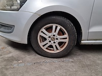 Personenauto, volkswagen, polo, 2013 - afbeelding 2 van  24