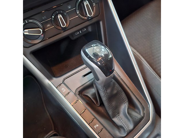 Personenauto, volkswagen, polo, 2024 - afbeelding 37 van  68