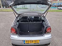 Personenauto, volkswagen, polo, grijs / chroom, 2006 - afbeelding 13 van  47