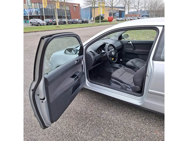 Personenauto, volkswagen, polo, grijs / chroom, 2006 - afbeelding 19 van  47