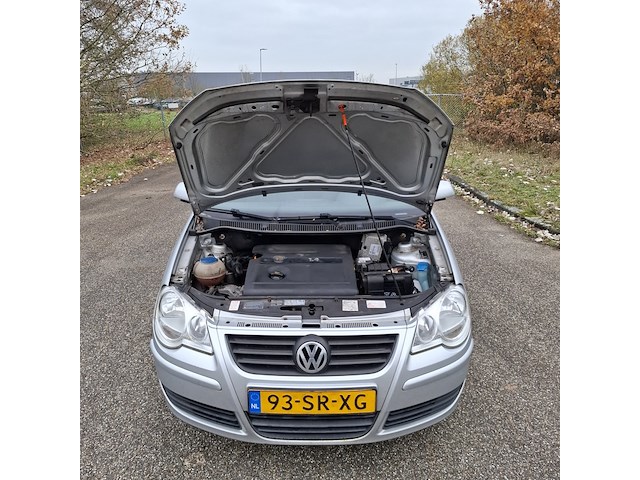 Personenauto, volkswagen, polo, grijs / chroom, 2006 - afbeelding 31 van  47