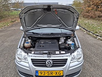 Personenauto, volkswagen, polo, grijs / chroom, 2006 - afbeelding 31 van  47