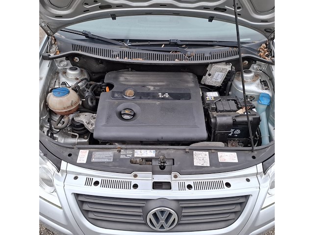 Personenauto, volkswagen, polo, grijs / chroom, 2006 - afbeelding 32 van  47