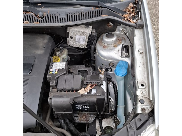 Personenauto, volkswagen, polo, grijs / chroom, 2006 - afbeelding 36 van  47