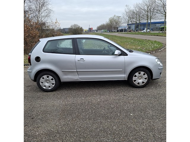 Personenauto, volkswagen, polo, grijs / chroom, 2006 - afbeelding 44 van  47