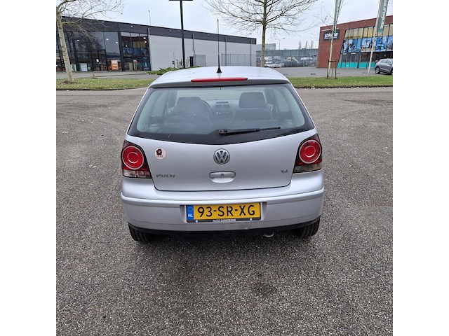 Personenauto, volkswagen, polo, grijs / chroom, 2006 - afbeelding 46 van  47