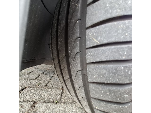 Personenauto, volkswagen, sportsvan - afbeelding 10 van  47