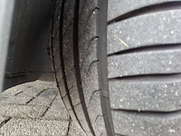 Personenauto, volkswagen, sportsvan - afbeelding 10 van  47