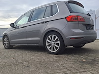 Personenauto, volkswagen, sportsvan - afbeelding 16 van  47