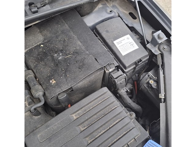 Personenauto, volkswagen, sportsvan - afbeelding 19 van  47