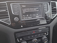 Personenauto, volkswagen, sportsvan - afbeelding 30 van  47