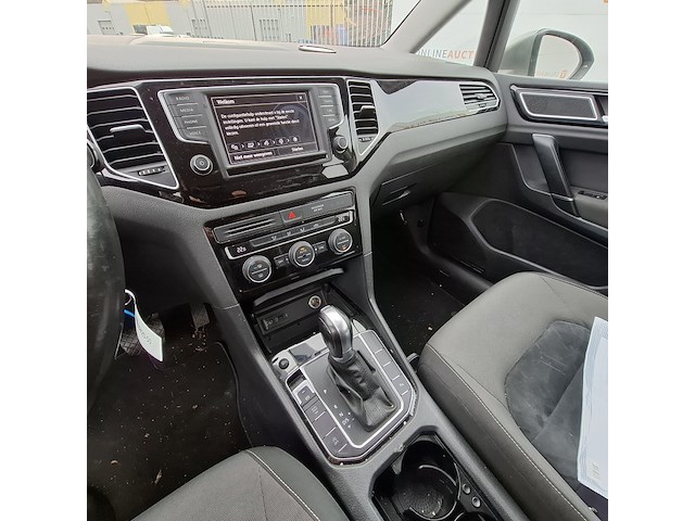 Personenauto, volkswagen, sportsvan - afbeelding 32 van  47