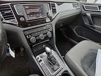 Personenauto, volkswagen, sportsvan - afbeelding 32 van  47