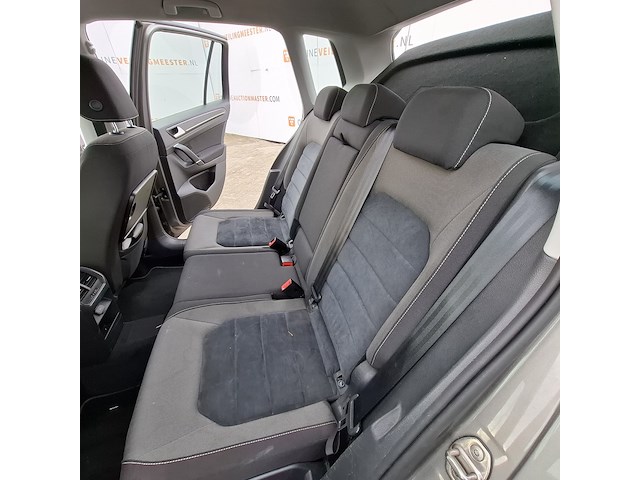 Personenauto, volkswagen, sportsvan - afbeelding 34 van  47