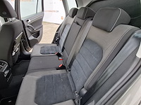 Personenauto, volkswagen, sportsvan - afbeelding 34 van  47